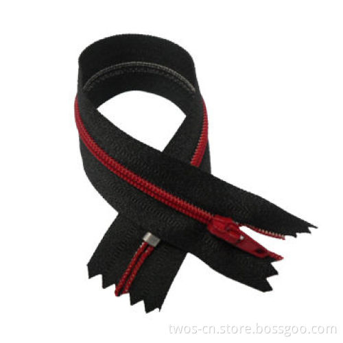 Plastic Zipper, Closed End with Painted Color Slider/Puller, Customized Colors are Accepted